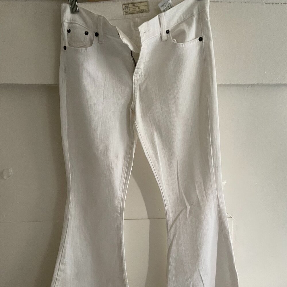 SUMMER STYLES-
FREE PEOPLE BELL BOTTOMS
Condition:  Never been worn.